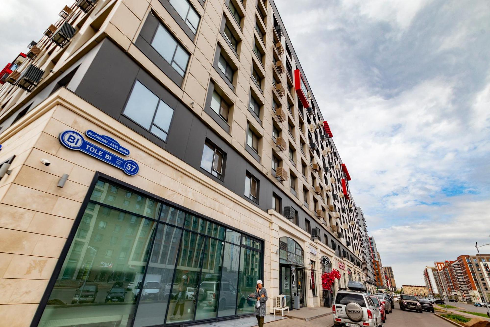 Raisson Aparthotel Af96 Хан Шатыр Astana Bagian luar foto